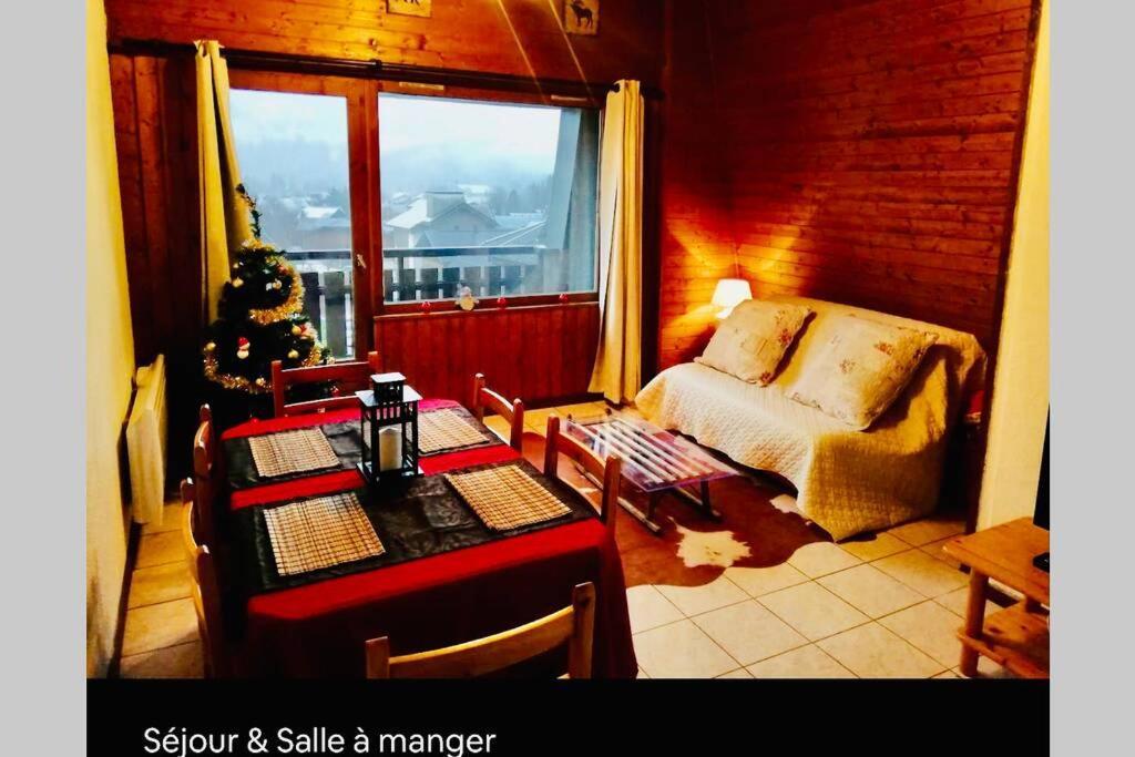 Superbe Appartement Au Centre De Samoens Bagian luar foto